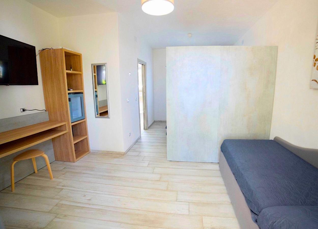 Frontemare Hotel Village & Ristorante Rodi Garganico Kültér fotó