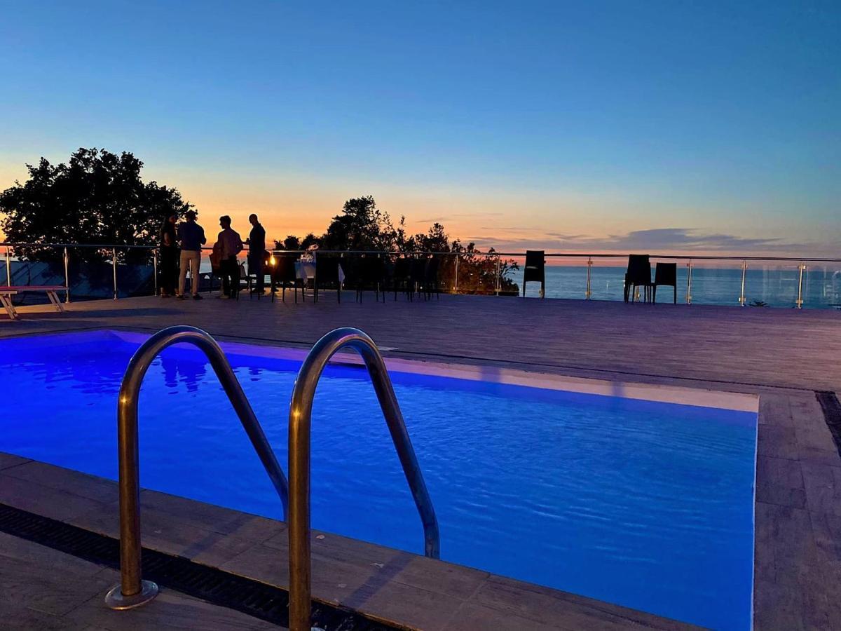 Frontemare Hotel Village & Ristorante Rodi Garganico Kültér fotó