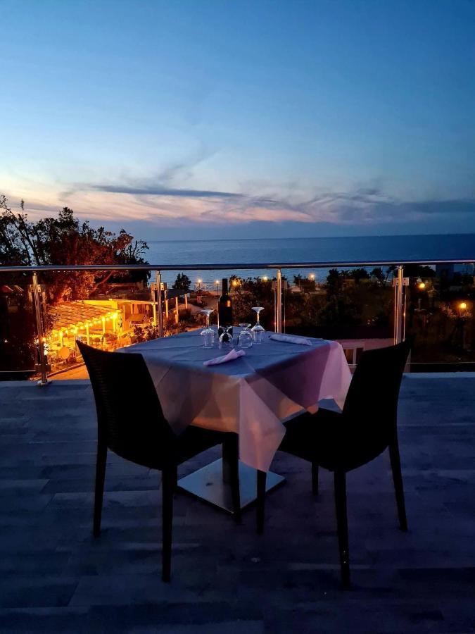 Frontemare Hotel Village & Ristorante Rodi Garganico Kültér fotó